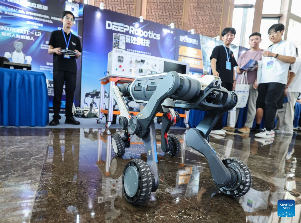 9th China Robotop Summit kicks off in Hangzhou